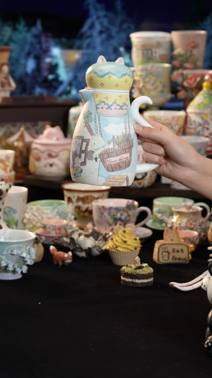 摆件陶景德镇釉下彩手绘设计师款陶瓷