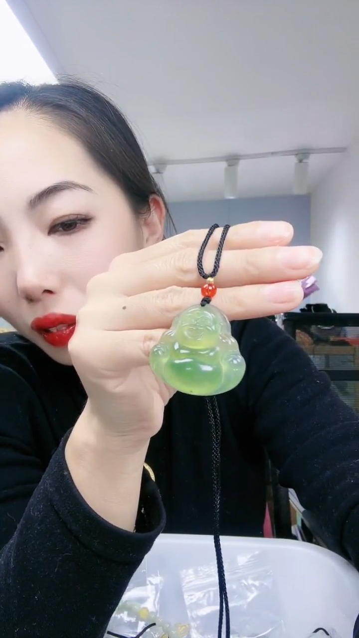 【闪购商品】蛇纹石玉颈饰未镶嵌岫玉佛公