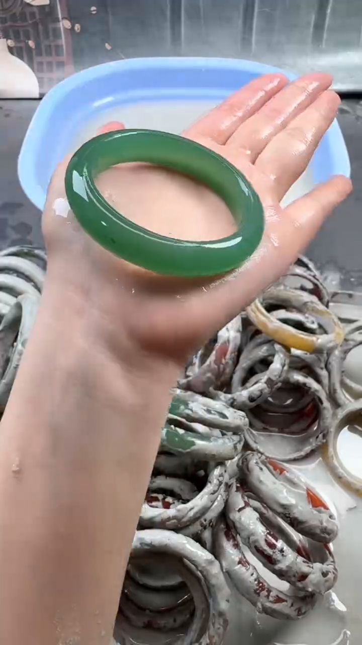 【闪购商品】石英质玉手镯未镶嵌36
