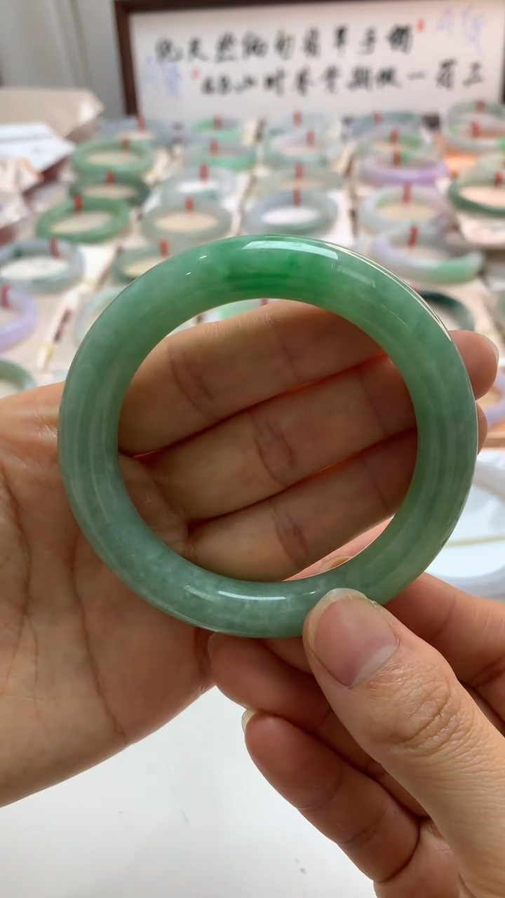 未镶嵌手镯翡翠55满果绿