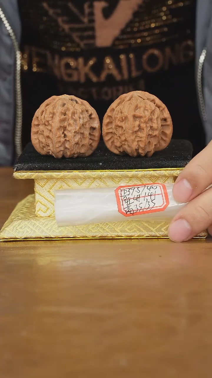 把件文玩核桃白狮子