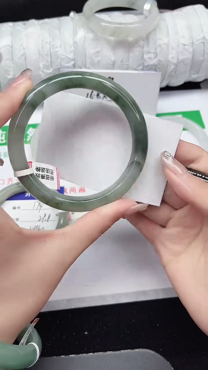 未镶嵌手镯石英质玉175-62/63