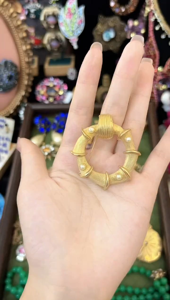 铁合金合成碳硅石102胸针