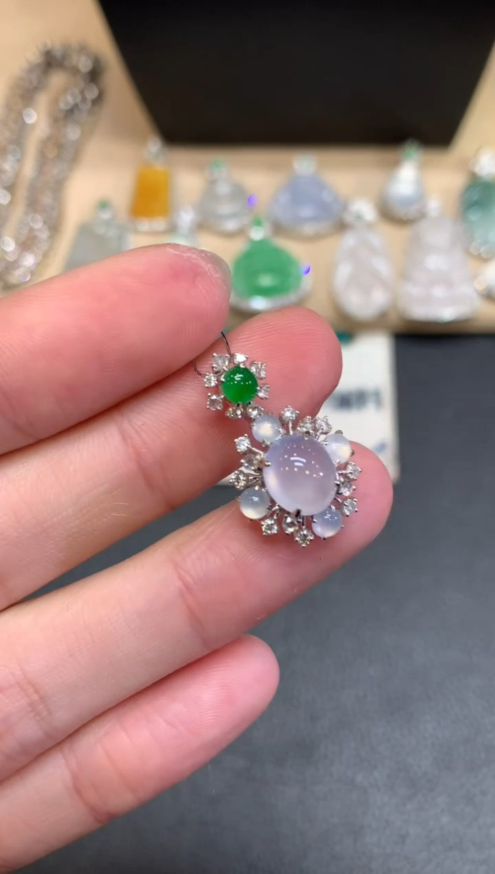 【闪购商品】翡翠颈饰18K金镶嵌蛋面【无服务费】