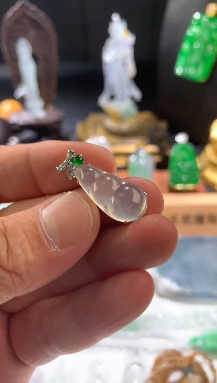 吊坠(不含链)18K金镶嵌翡翠天然翡翠18k镶嵌吊坠