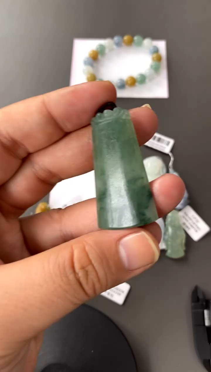 【闪购商品】定制翡翠未镶嵌挂件