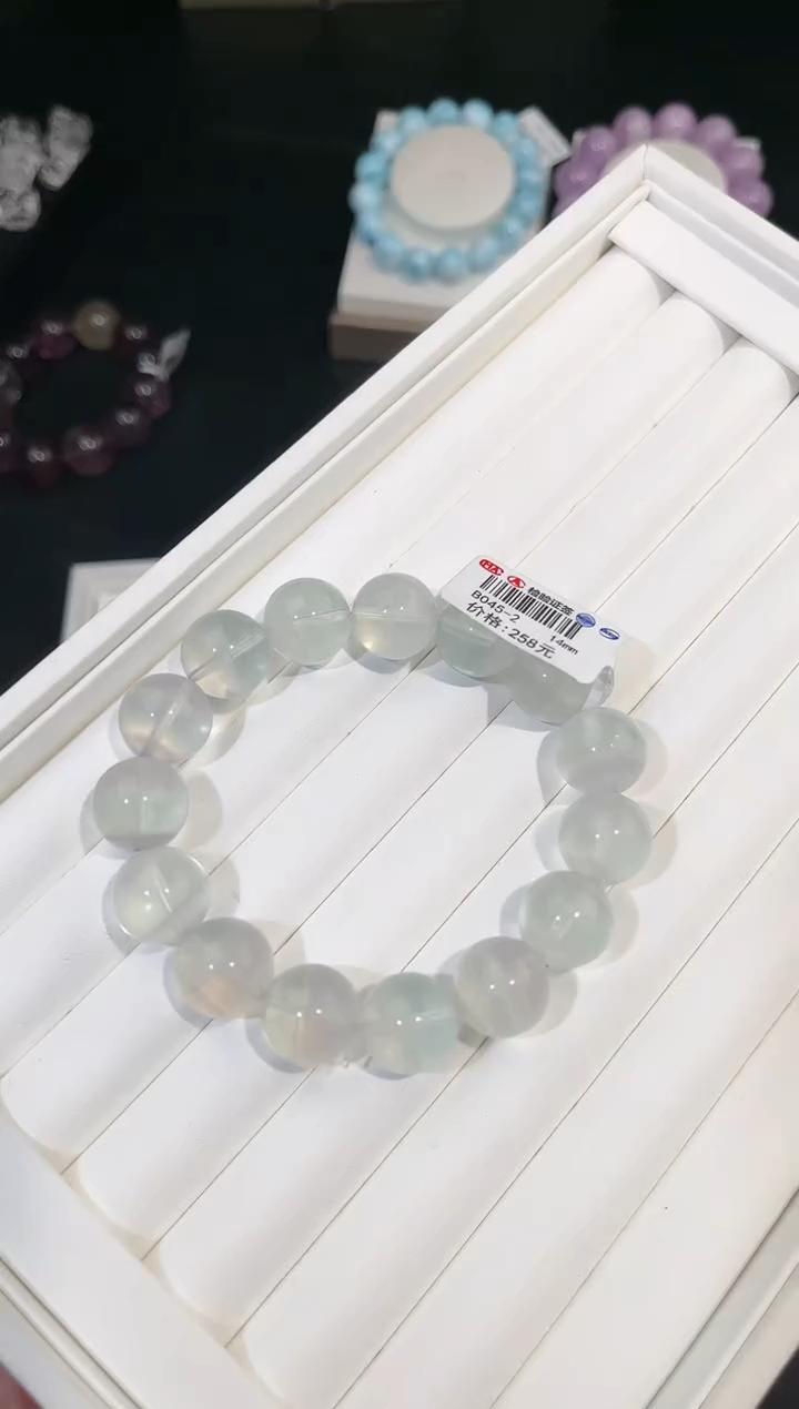 【闪购商品】萤石手链未镶嵌多样性发一Q18奶绿14mm
