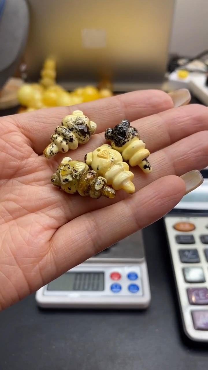 琥珀未镶嵌珠宝奇石942多样性发其一