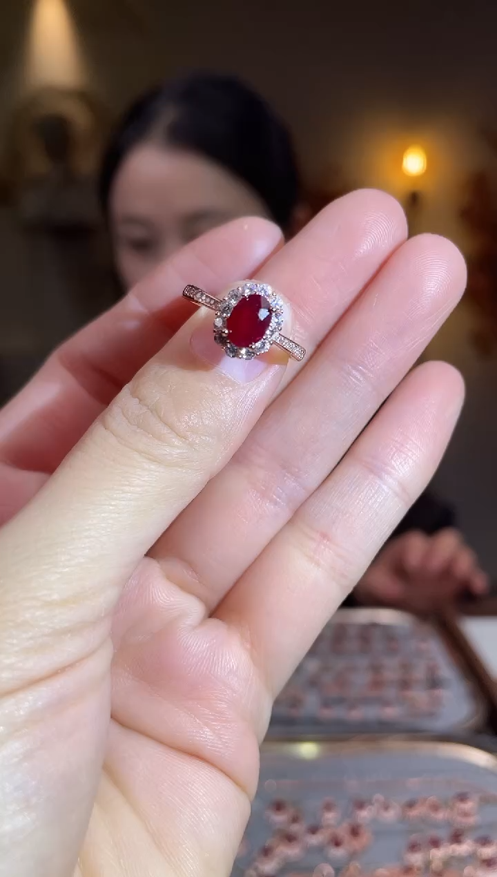 银S925镶嵌手饰红宝石手饰