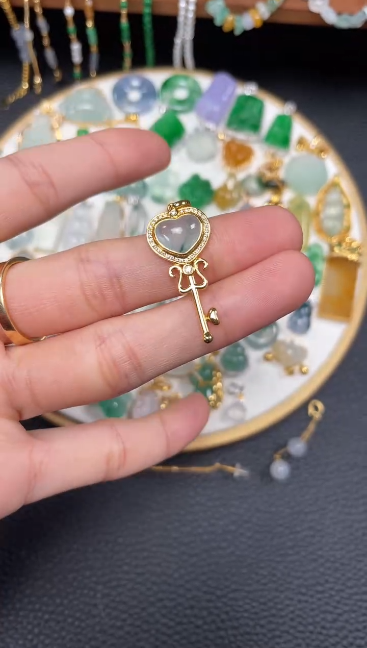 【闪购商品】翡翠吊坠(不含链)18K金镶嵌一个   JK315