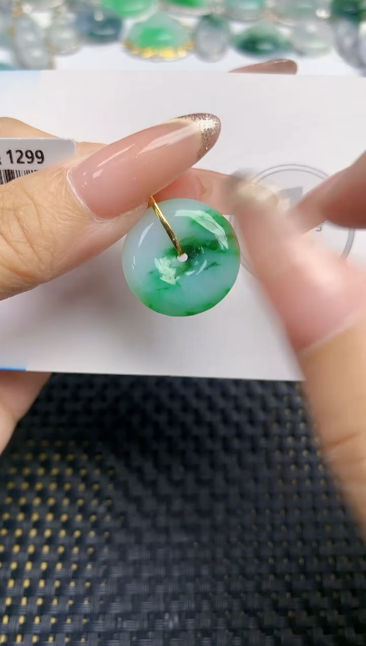 颈饰18K金镶嵌翡翠天然缅甸A货翡翠百元以上9元证书费自理