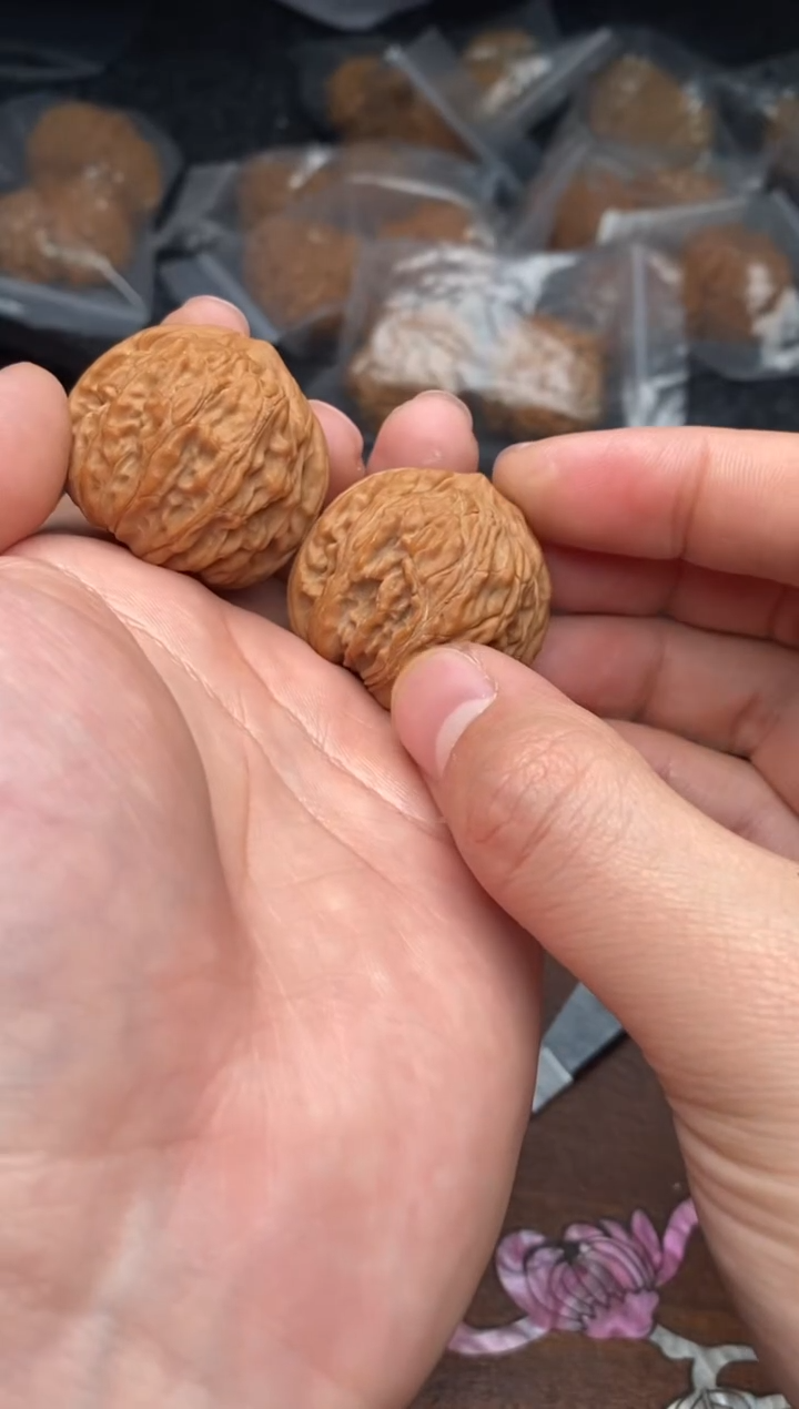 【闪购商品】文玩核桃把件G213号34尺龙珠