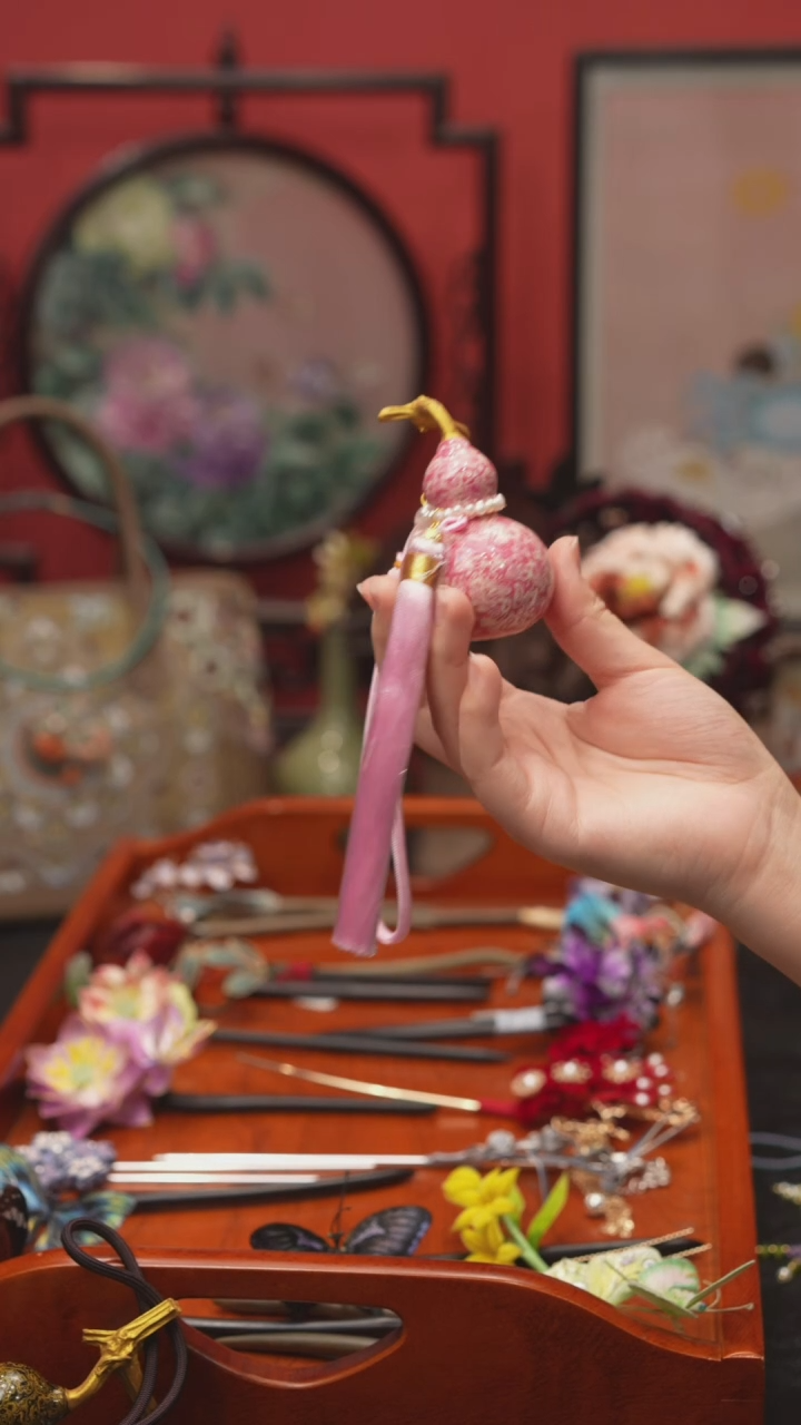 刺绣九****a非遗手工绒花饰品