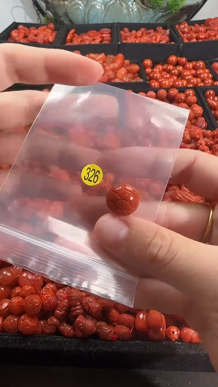 颈饰未镶嵌南红玛瑙1