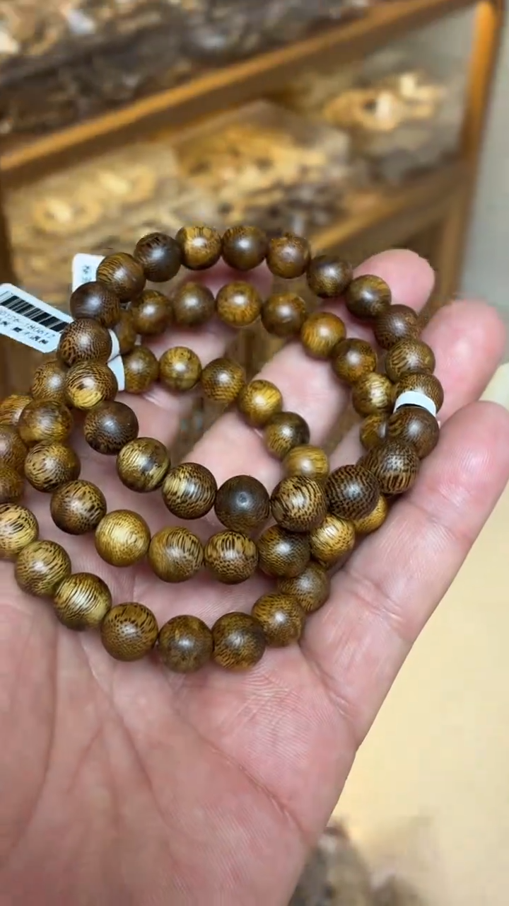 沉香手串 海南莺歌绿圆珠单圈虫漏1.0+多样性发其一