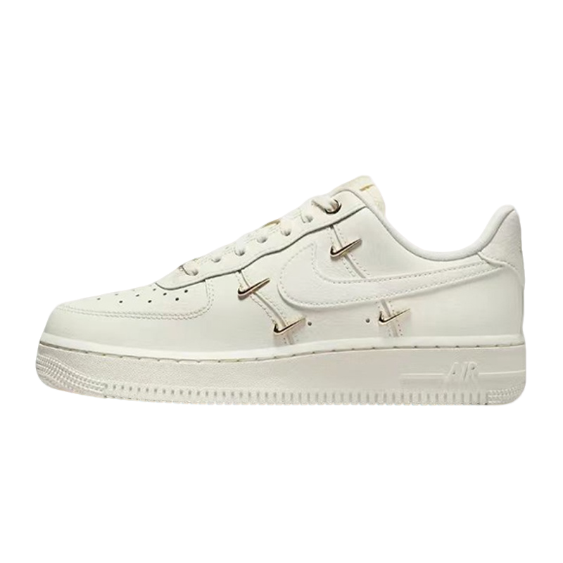 NIKE/耐克板鞋空军一号 AIR FORCE 1 07 LX运动休闲鞋FV3654-111