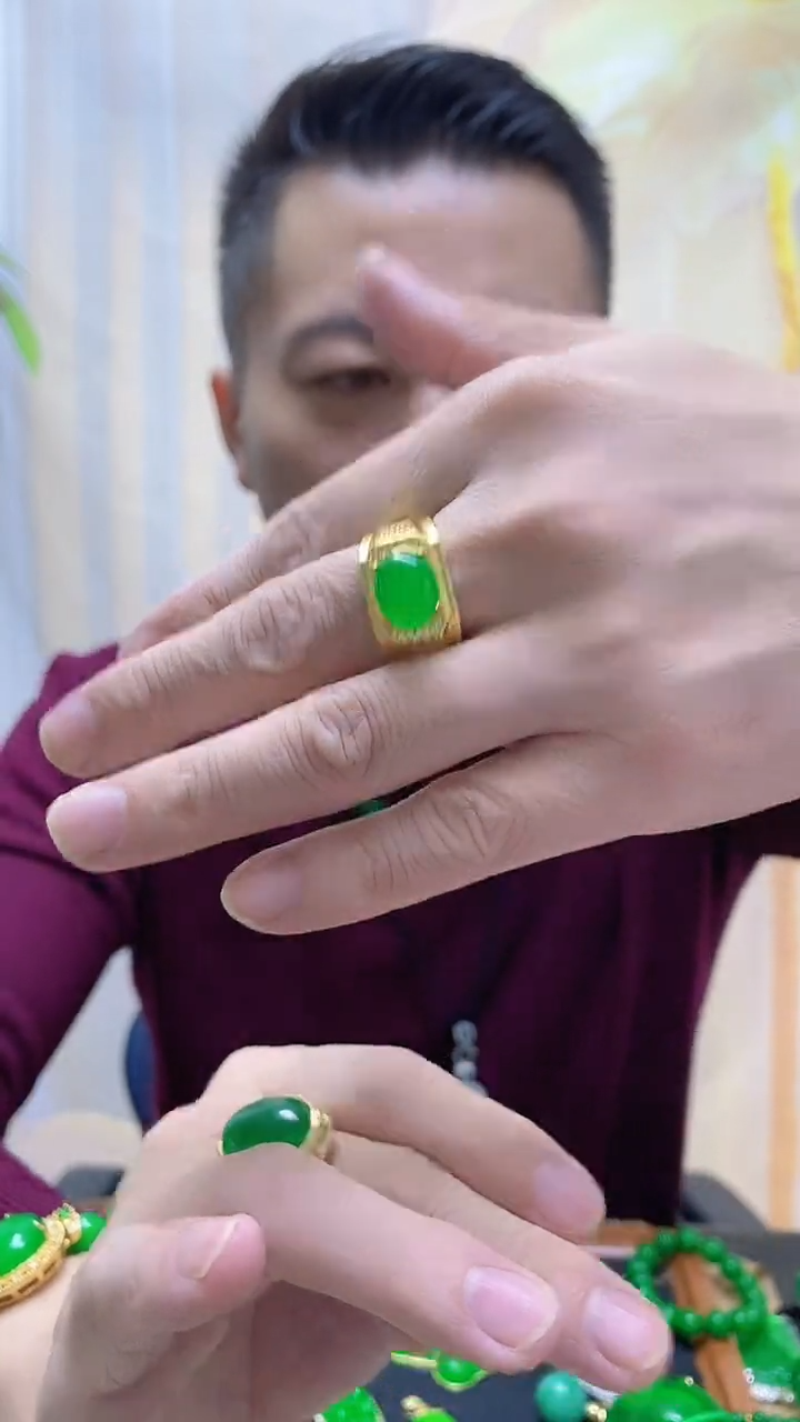 14K金镶嵌戒指翡翠马鞍戒指