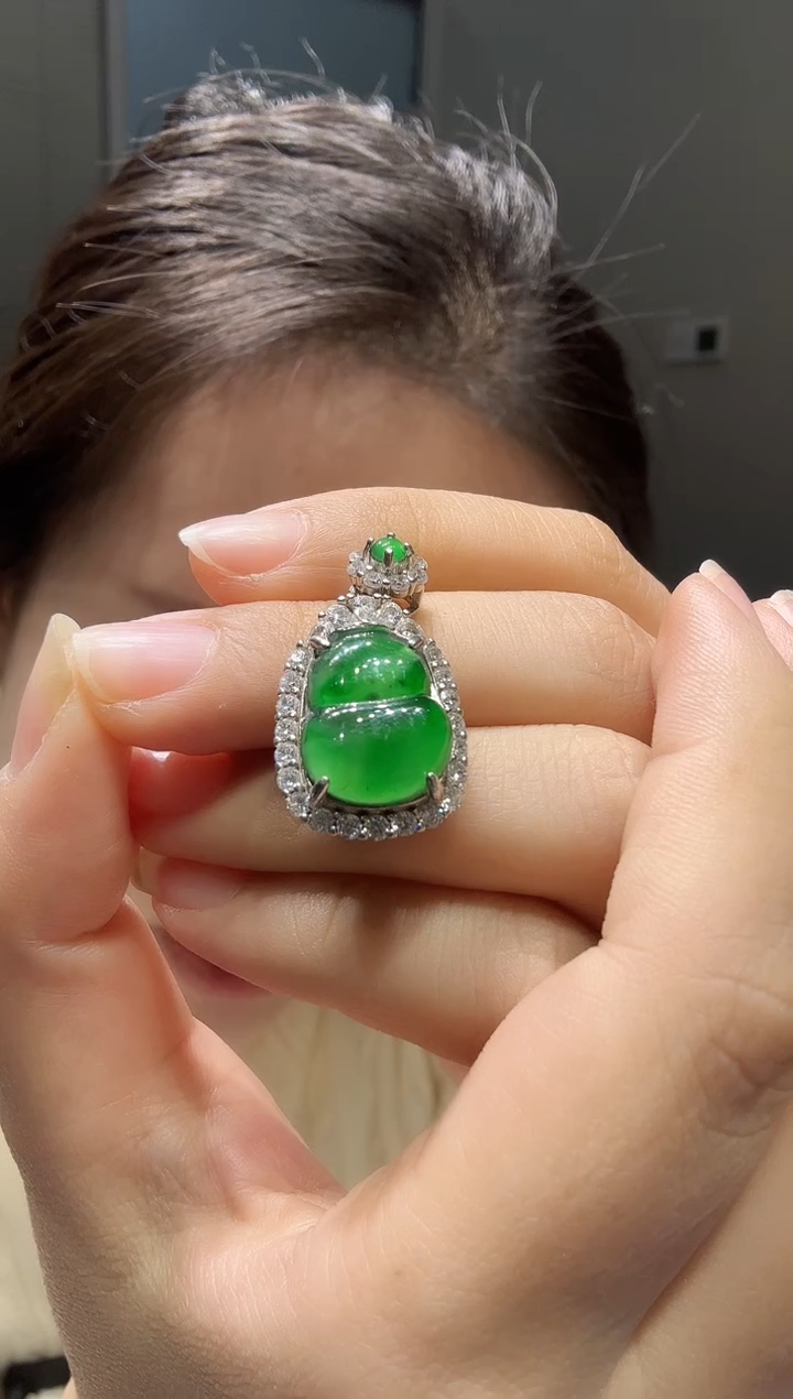 【闪购商品】翡翠吊坠(不含链)银S925镶嵌翡翠葫芦