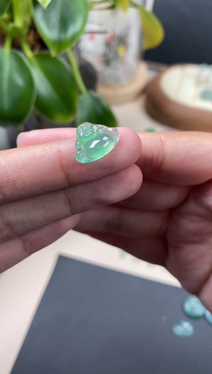 【闪购商品】翡翠颈饰未镶嵌翡翠冰晴佛公