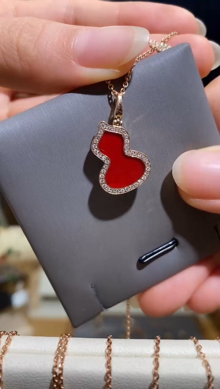 吊坠(不含链)钻石18K金镶嵌吊坠