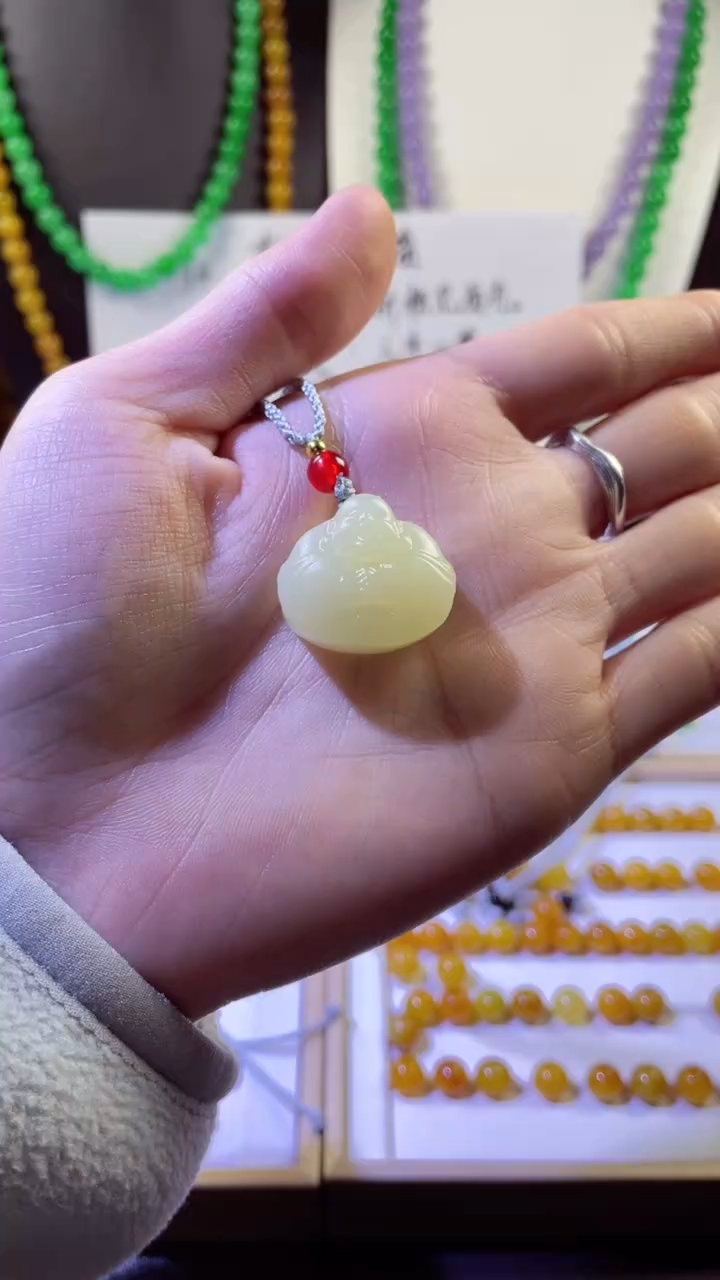 未镶嵌和田玉珠宝半成品和田玉吊坠