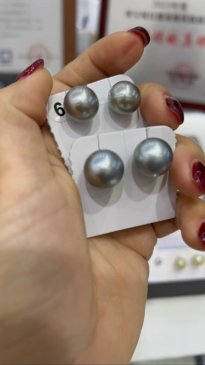 【闪购商品】海水珍珠耳钉18K金镶嵌铂金灰 12-13 多样性发一