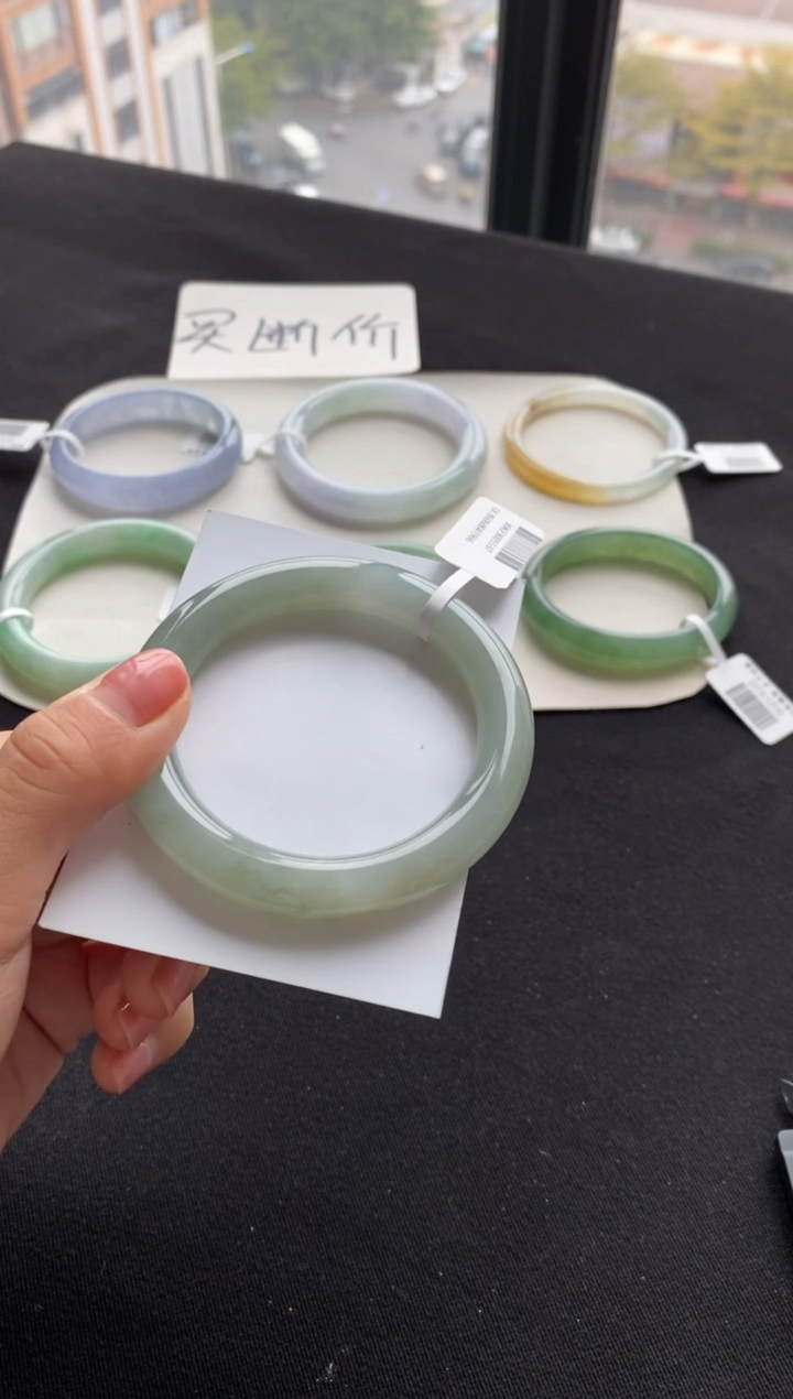 【闪购商品】翡翠手镯（圆镯）未镶嵌53圆条--不退不换