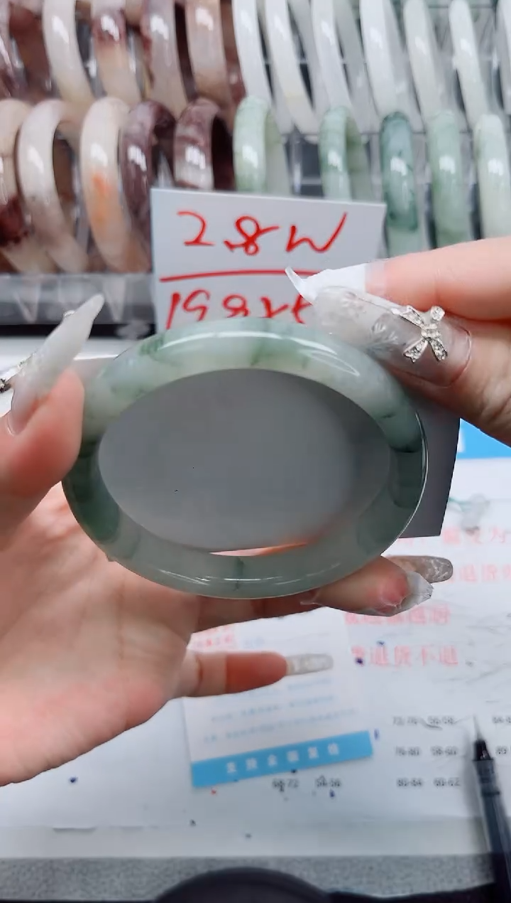 【闪购商品】石英质玉手镯未镶嵌A98-65.5