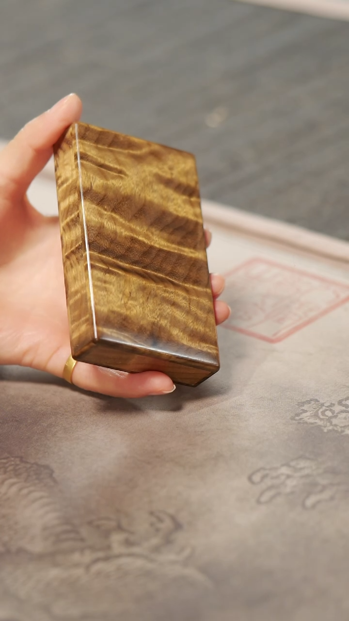 【闪购商品】金丝楠木雕493满金丝水波纹精工烟盒
