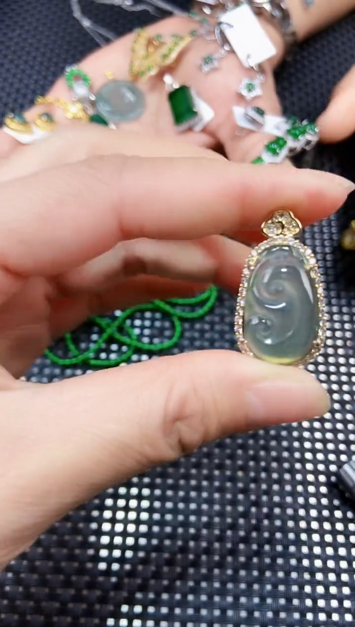 【闪购商品】翡翠吊坠(不含链)未镶嵌111111111