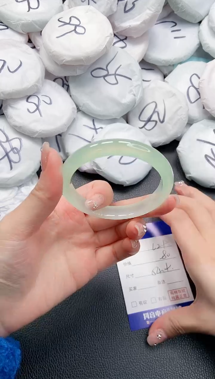 【闪购商品】石英质玉手镯未镶嵌 21L29-55