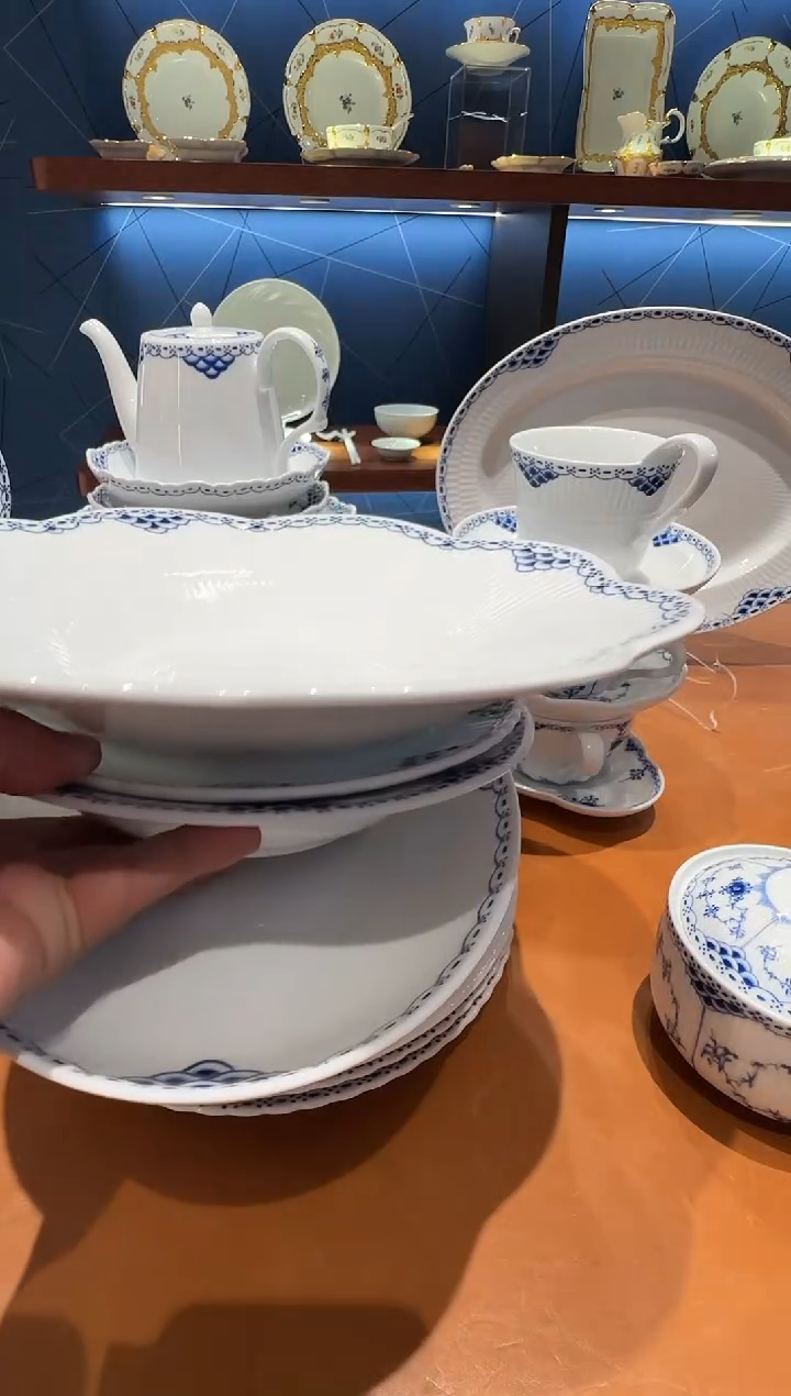 瓷五花马公主蓝餐具套组