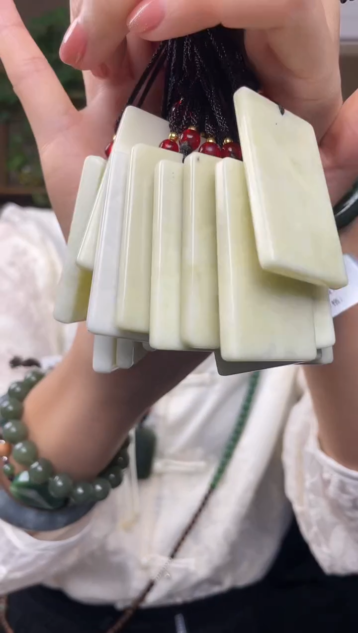 未镶嵌蛇纹石玉11