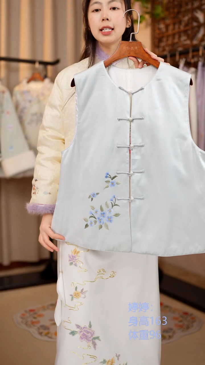 织绣非遗服饰一物一件