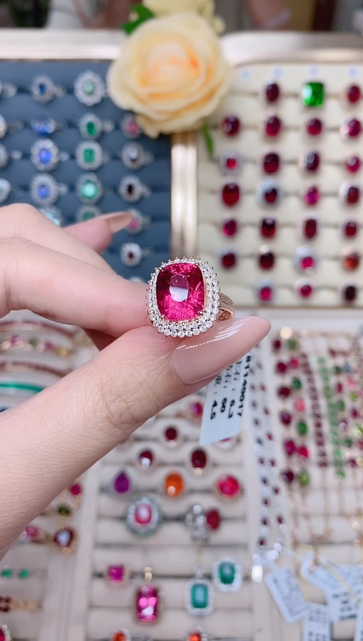 碧玺戒指18K金镶嵌碧玺6.3ct