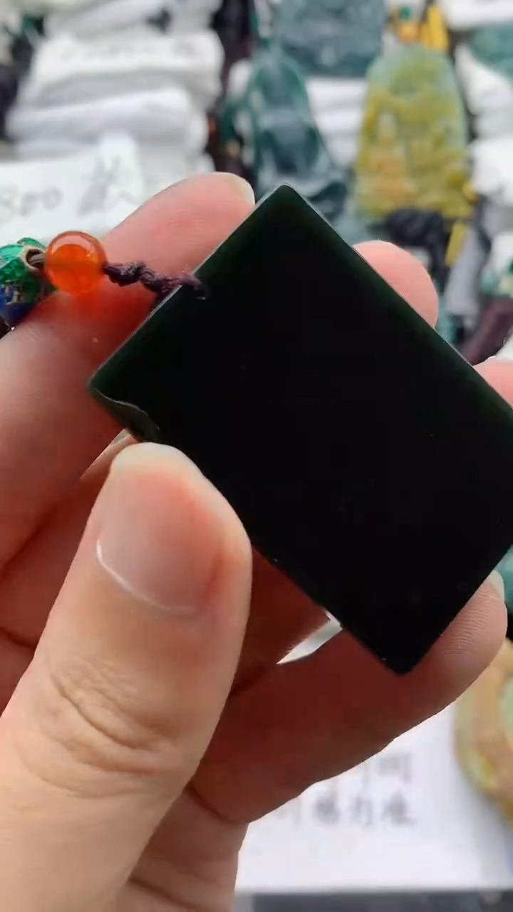 颈饰未镶嵌和田玉（墨玉）888888