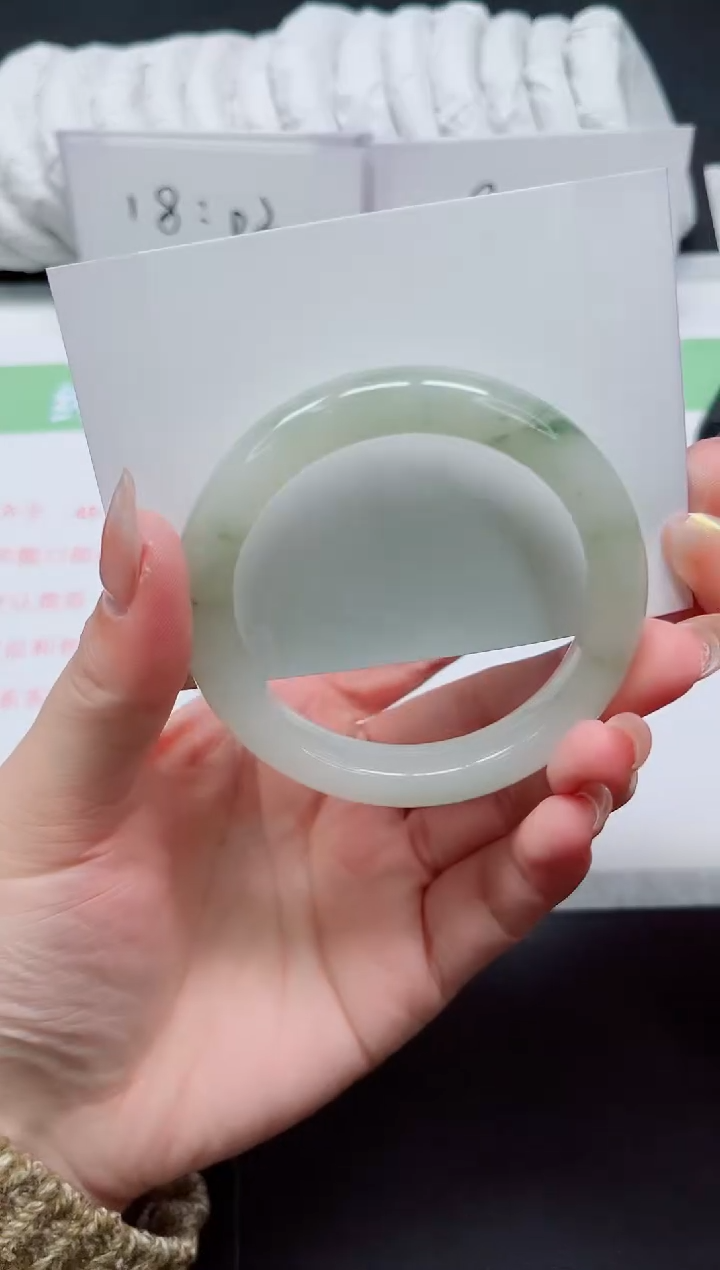 【闪购商品】石英质玉手镯合金106-55.7