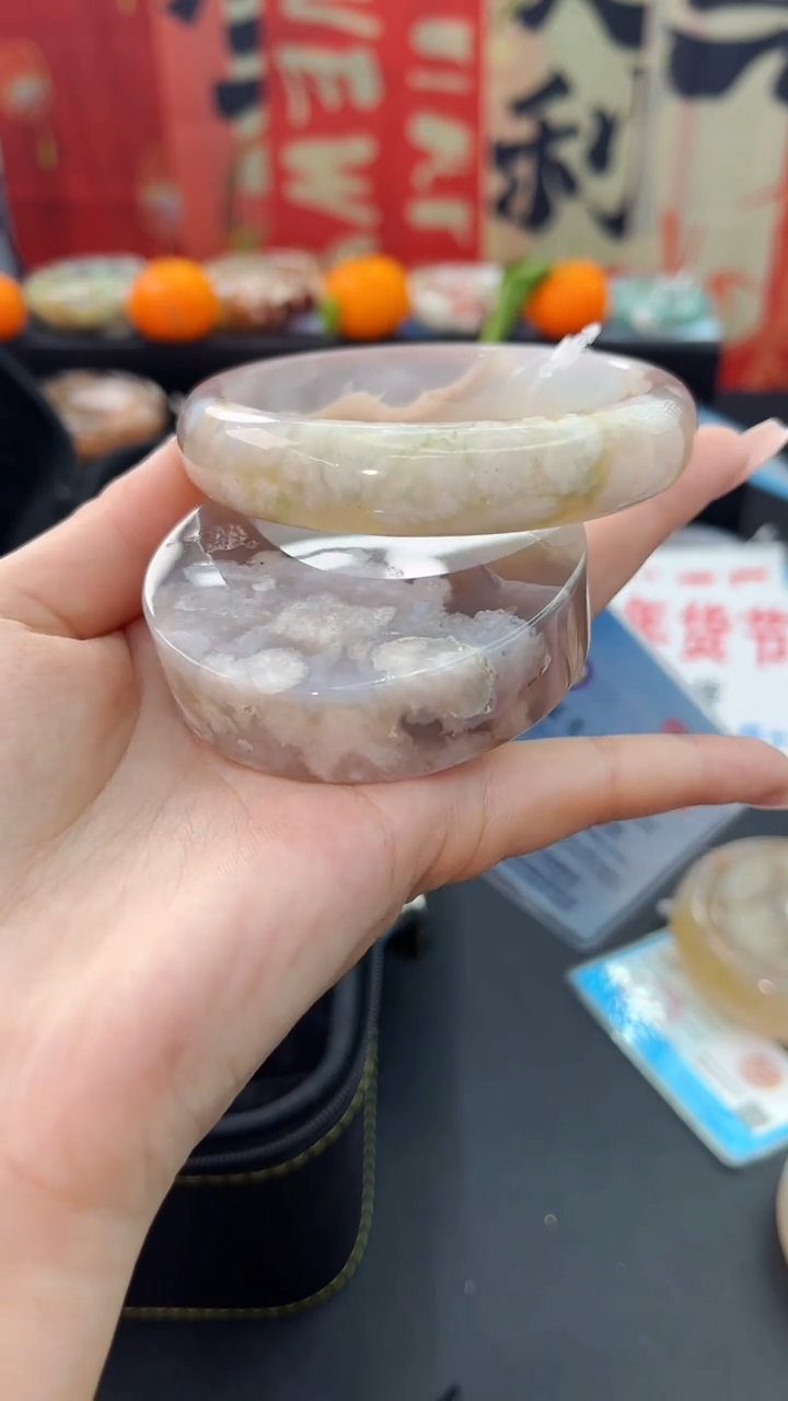 【闪购商品】石英质玉手镯未镶嵌赠送镯心（63圈口）