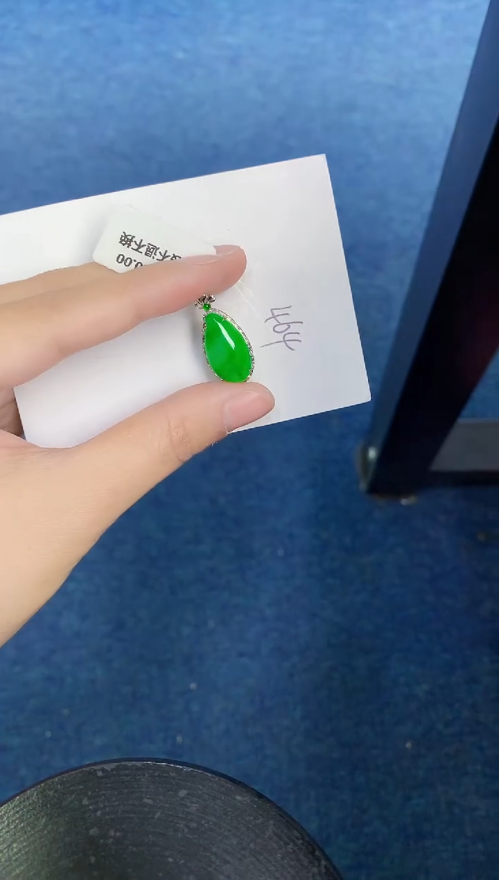 翡翠18K金镶嵌颈饰000000000