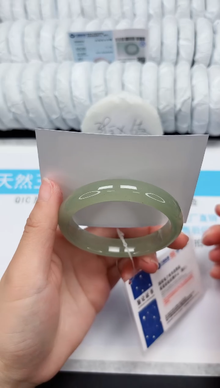 【闪购商品】石英质玉手镯未镶嵌168-58.5