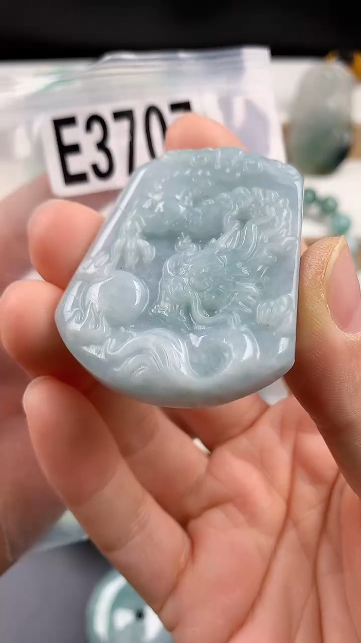 颈饰未镶嵌翡翠天然翡翠吊坠挂件