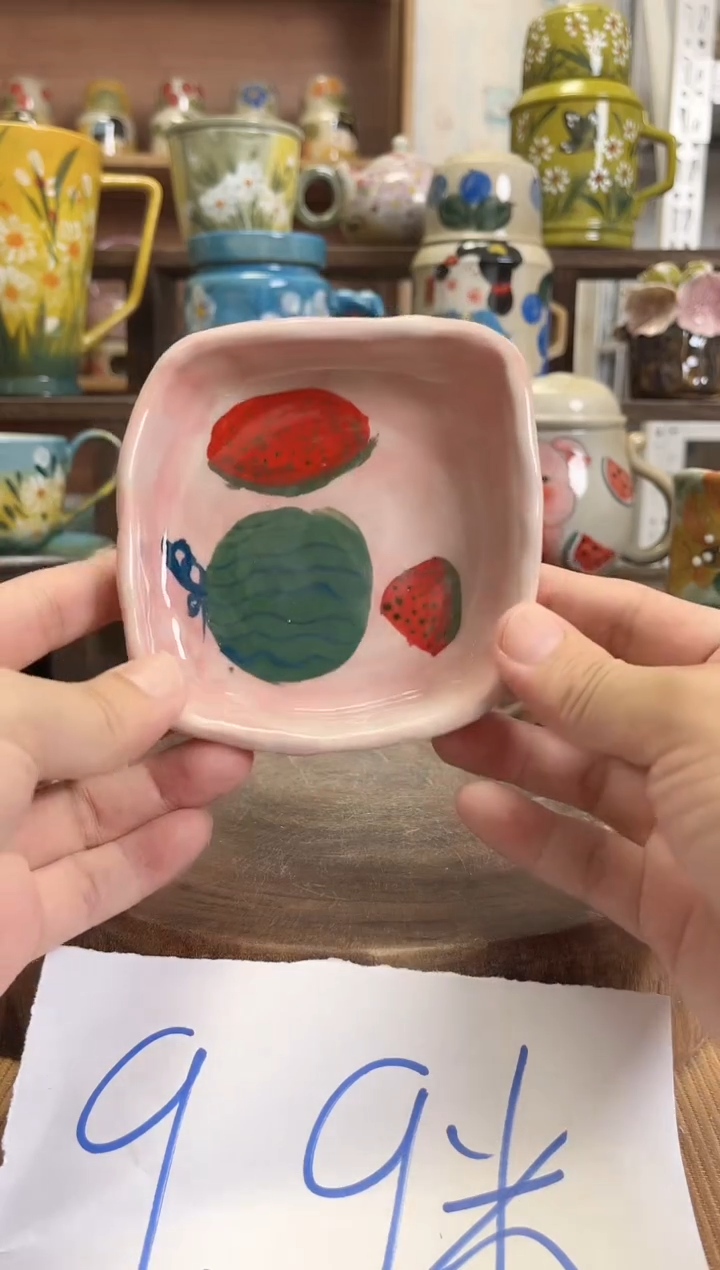 摆件手绘高温釉下陶瓷