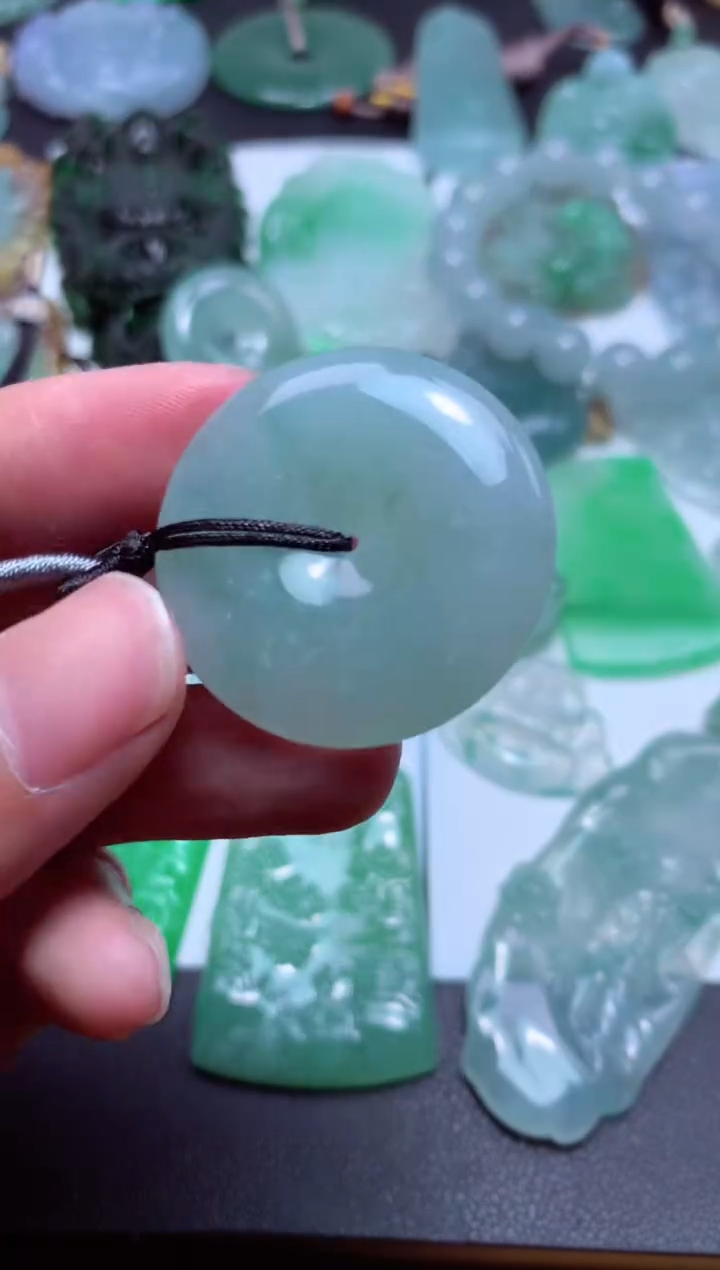 【闪购商品】翡翠颈饰未镶嵌天然翡翠