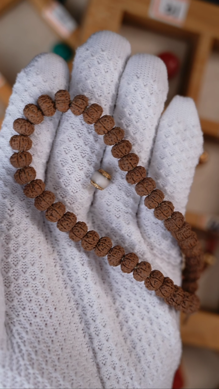 【闪购商品】文玩核桃手串宏石树王8