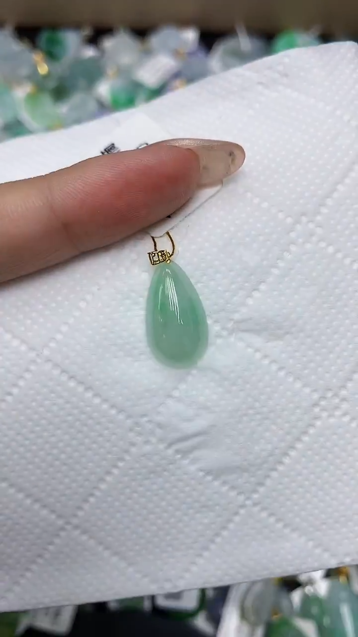 颈饰18K金镶嵌翡翠a货支持复检百元以上9元证书费自理