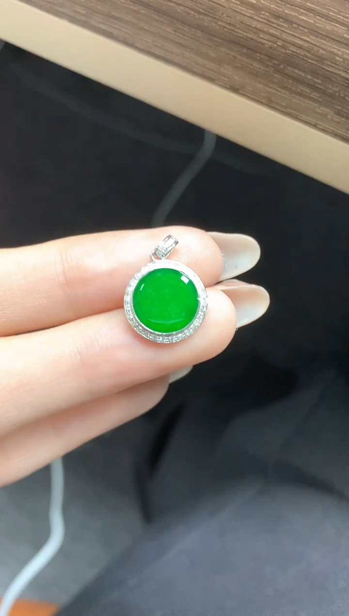 【闪购商品】翡翠吊坠(不含链)18K金镶嵌吊坠|2180