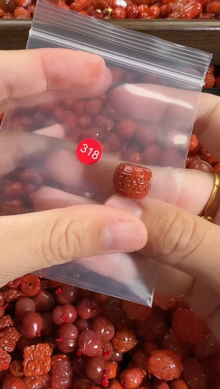 颈饰未镶嵌南红玛瑙1