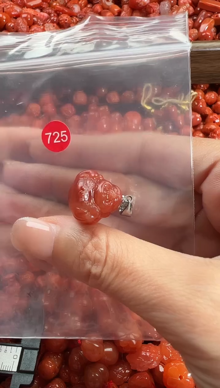 颈饰未镶嵌南红玛瑙1