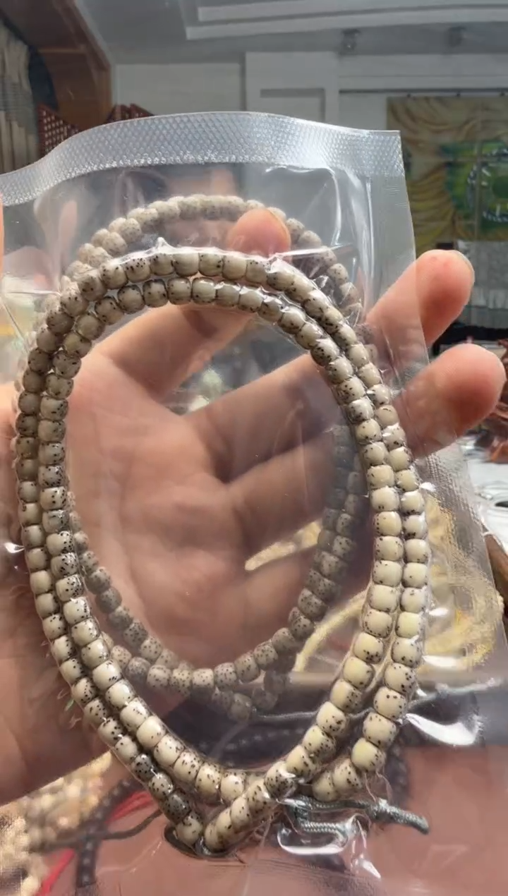 吊坠星月菩提6*5骨瓷白长串