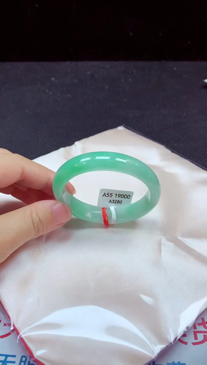 【闪购商品】翡翠手镯（圆镯）未镶嵌手镯55